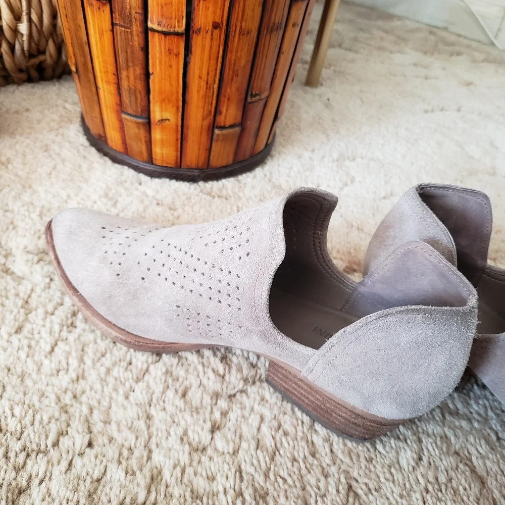 Gianni Bini Gray Ankle Booties